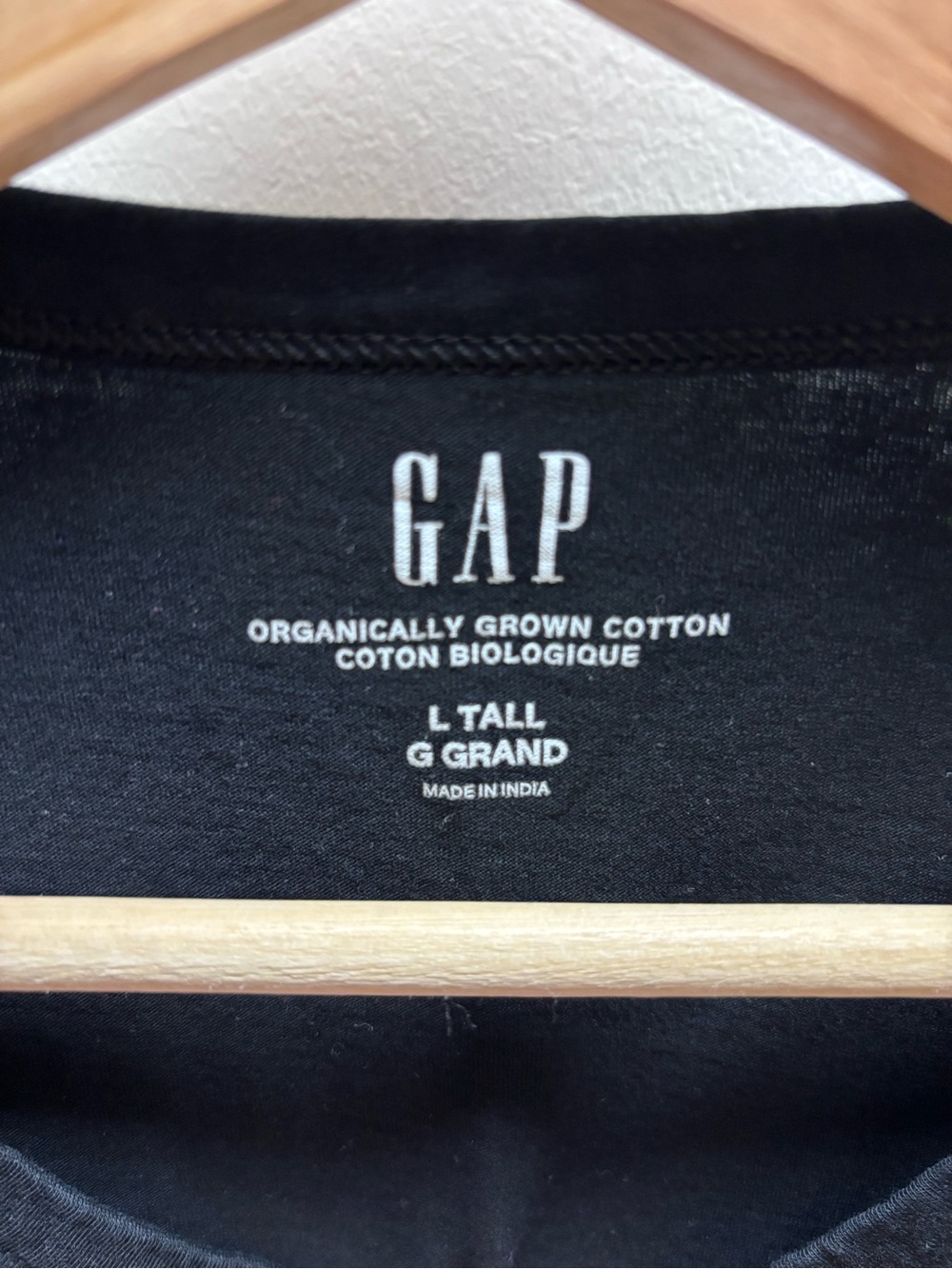 (3 for $30) GAP Black Organic Cotton Crewneck Tee - Picture 4 of 6